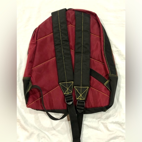 ADIDAS medium burgandy/black back pack size 15x17 excellent cond - Picture 4 of 7